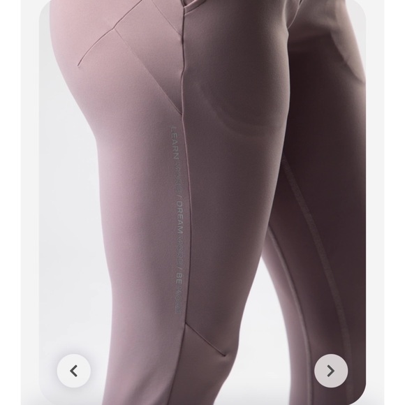 Alphalete Premium Pro Elite Joggers in Purple Dove Size Medium New with tags - Picture 4 of 11